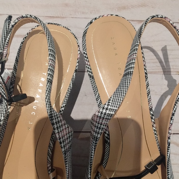 Beautiful sandals by Zara🌸🌸🌸🌸 - Picture 2 of 10